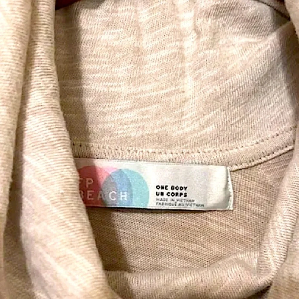 Free People Beach Cocoon Cowl Natural Pullover M/L - Picture 5 of 6